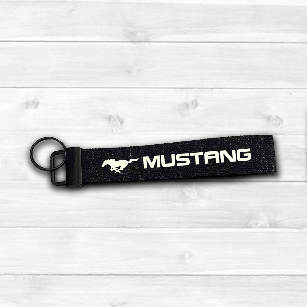 Black Wirstlet keychain for car enthusiasts, lanyard car fob keyrings, mustang lover logo